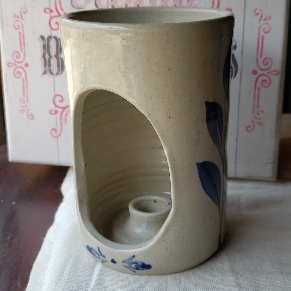 Williamsburg 2002 candle holder 7in